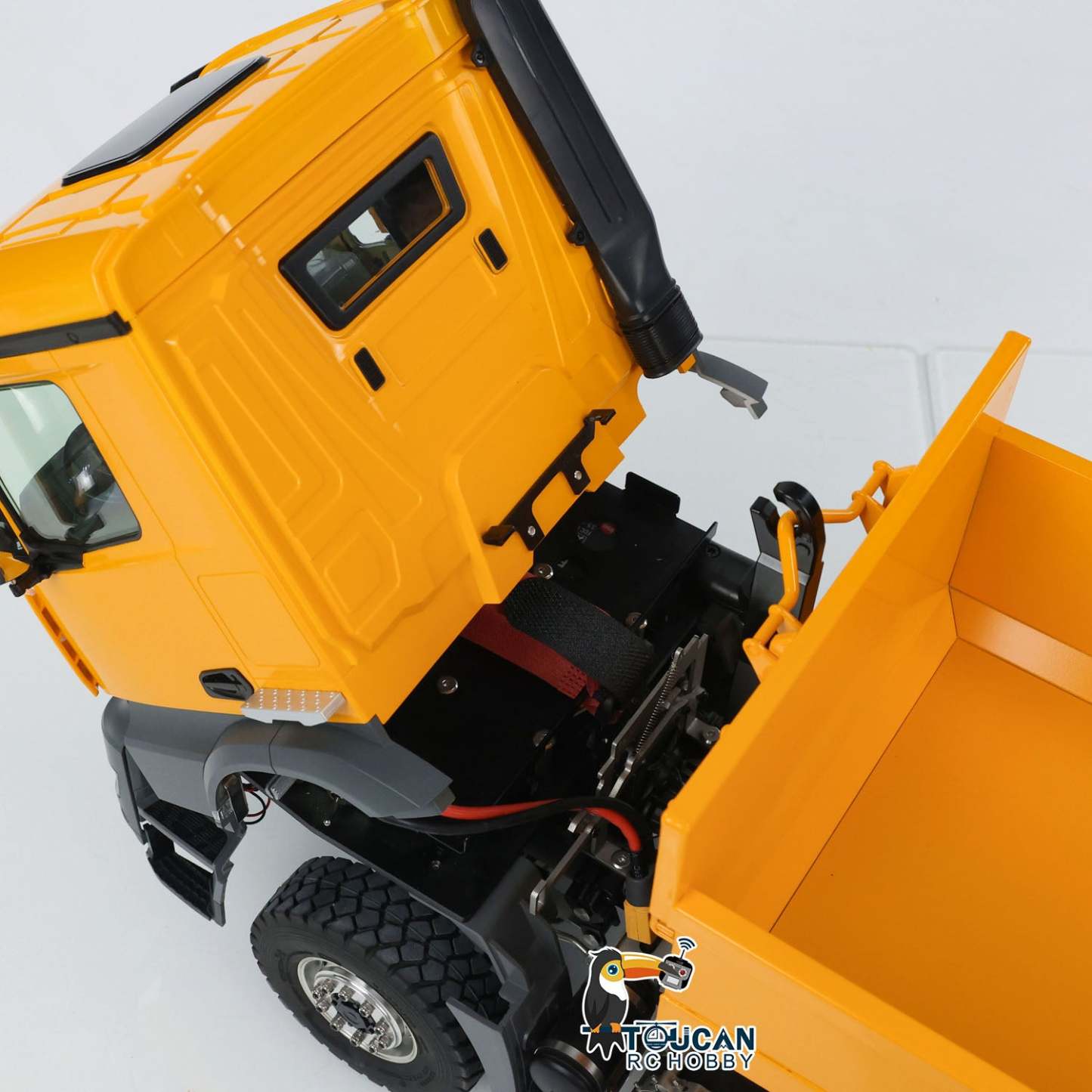 1/14 8X8 RC Hydraulic Dumper Truck K3365 Metal Ready To Run Tipper Remote Control Cars Models DIY Toy ST8 Transmitter