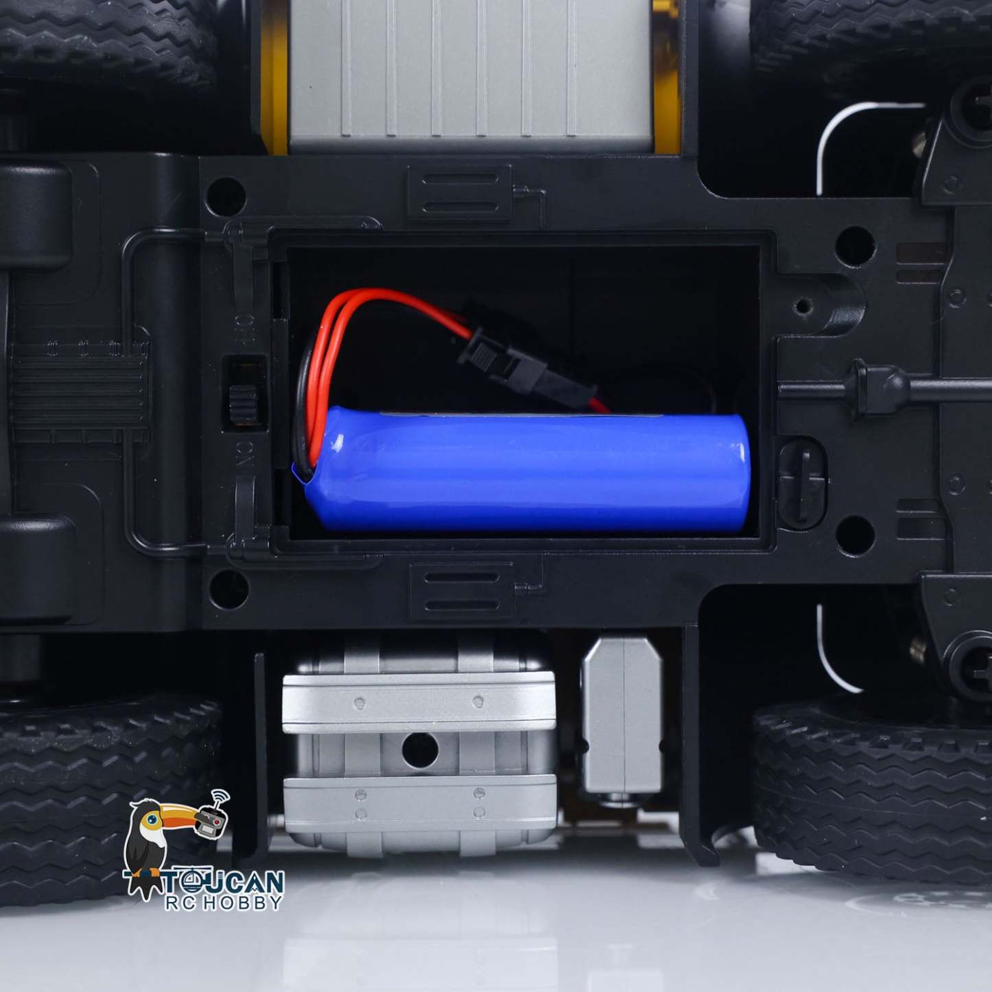  1538 1/14 RC Timber Grab Truck Dumper Remote Control Model Toy Vehicles 2.4G Radio Battery