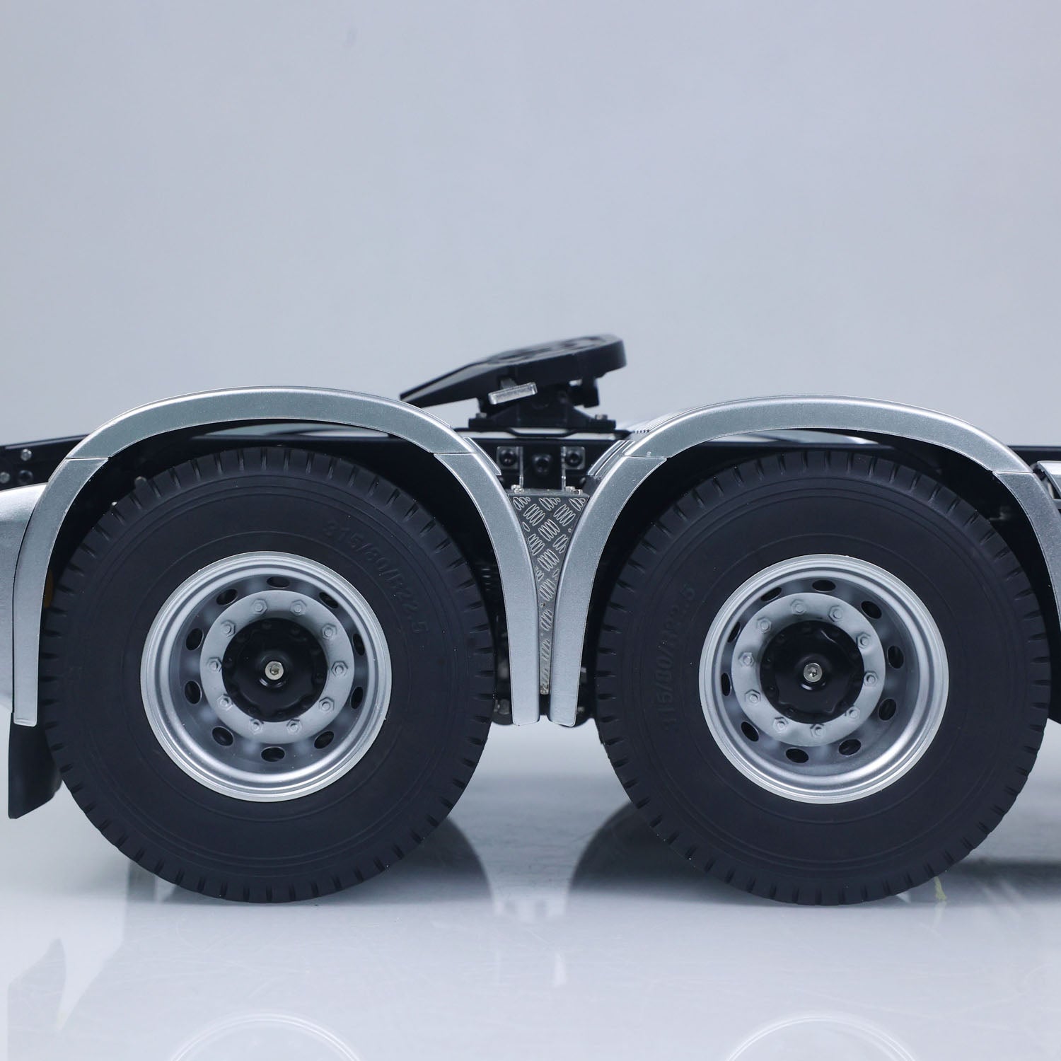 Fast Free Shipping for EU KABOLITE 1/14 770S 100 RC Tractor Truck 6x6 Remote Control Lorry Car 2Speed Gearbox Differential Lock Battery Radio RTR Model