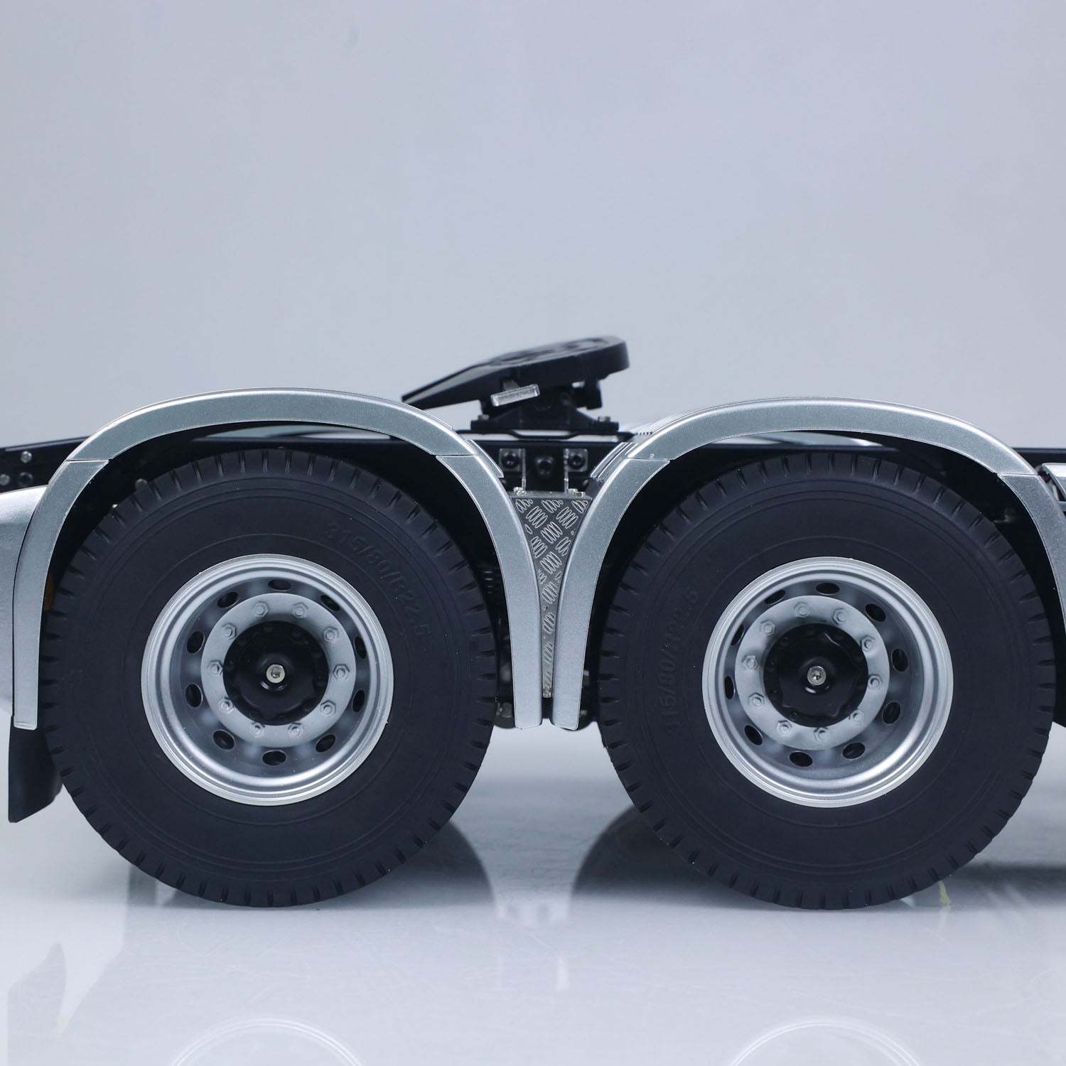 Fast Free Shipping for EU KABOLITE 1/14 770S 100 RC Tractor Truck 6x6 Remote Control Lorry Car 2Speed Gearbox Differential Lock Battery Radio RTR Model