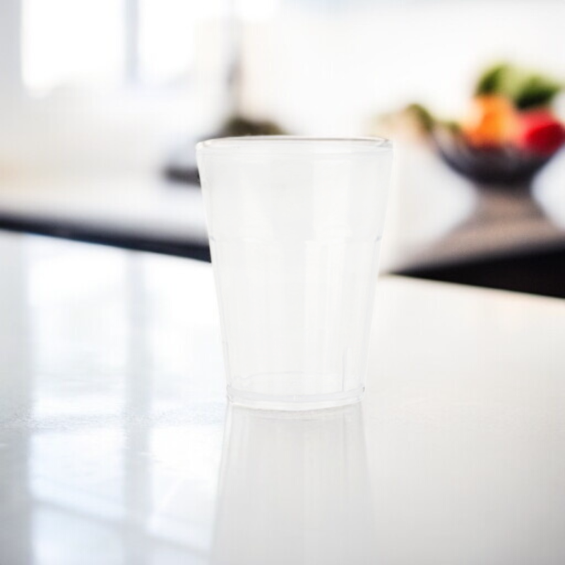 Nagy kapacitású átlátszó pohár italhoz