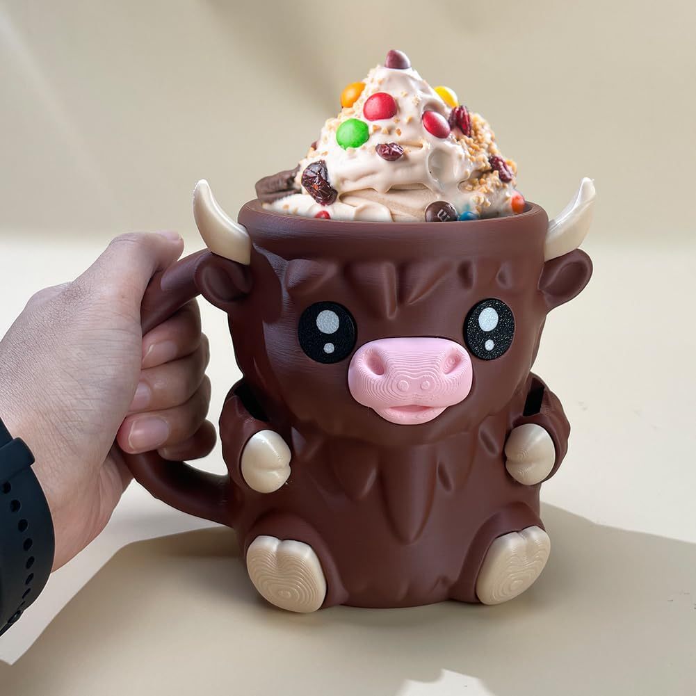 🎉Last Day 60% OFF⏰️Highland Cow Ice Cream Pint Holder, Reusable Ice Cream Pint Sleeve with Antifreeze Handle & Spoon, Cute Cow Themed Cooler for Dessert, Popsicle, Beer Can, Funny Highland Cow Gifts & Cream Lovers