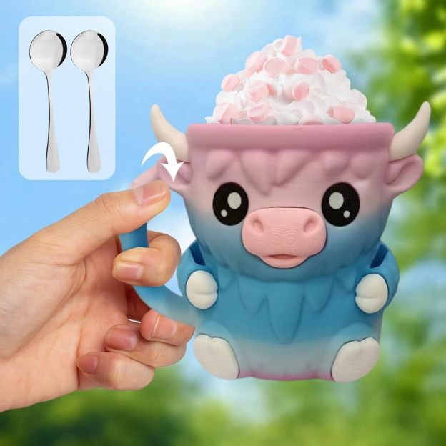 🎉Last Day 60% OFF⏰️Highland Cow Ice Cream Pint Holder, Reusable Ice Cream Pint Sleeve with Antifreeze Handle & Spoon, Cute Cow Themed Cooler for Dessert, Popsicle, Beer Can, Funny Highland Cow Gifts & Cream Lovers