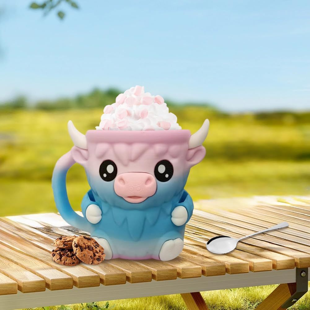 🎉Last Day 60% OFF⏰️Highland Cow Ice Cream Pint Holder, Reusable Ice Cream Pint Sleeve with Antifreeze Handle & Spoon, Cute Cow Themed Cooler for Dessert, Popsicle, Beer Can, Funny Highland Cow Gifts & Cream Lovers