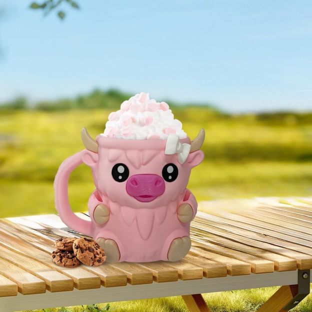 🎉Last Day 60% OFF⏰️Highland Cow Ice Cream Pint Holder, Reusable Ice Cream Pint Sleeve with Antifreeze Handle & Spoon, Cute Cow Themed Cooler for Dessert, Popsicle, Beer Can, Funny Highland Cow Gifts & Cream Lovers