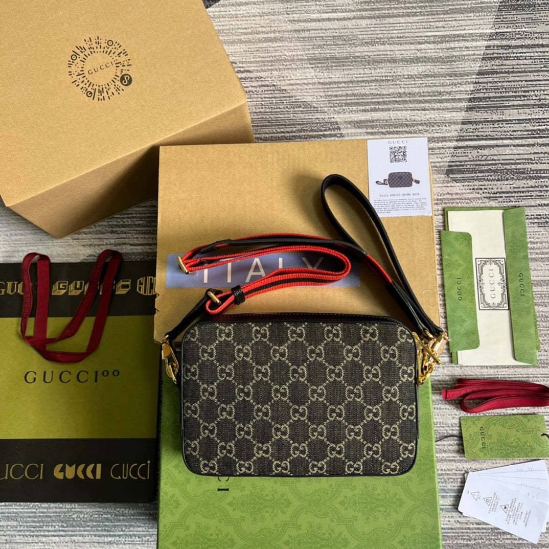 gg Shoulder Bag With Interlocking G Black And White gg Supreme Canvas For Women  9.6in/24.5cm gg