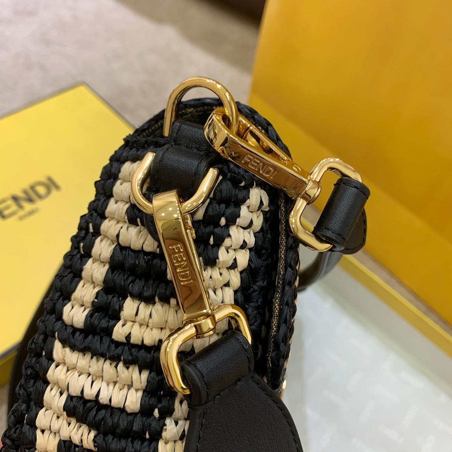 FI Baguette Raffia Fabric Black For Women, Women’s Bags 10.6in/27cm FF 8BR600AKBYF1HOG