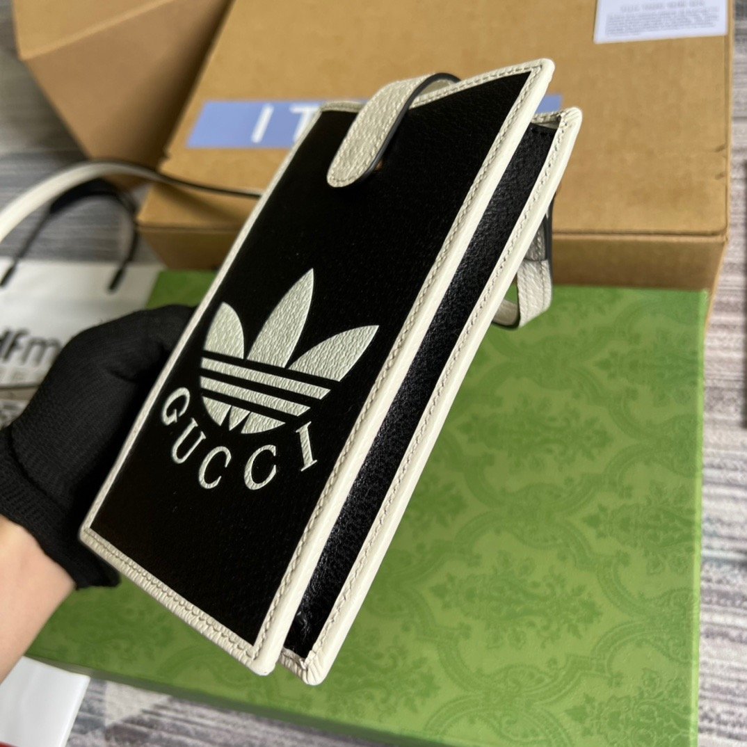 gg x Adidas Phone Case Black For Women, Women’s Bags 7.3in/18cm gg‎