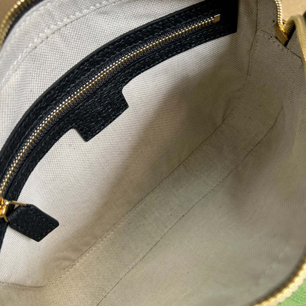 gg Shoulder Bag With Interlocking G Black And White gg Supreme Canvas For Women  9.6in/24.5cm gg