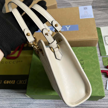 gg Marmont Matelasse Mini Bag White For Women, Women’s Bags 7.5in/19cm gg ‎696123 DTDHT 9022