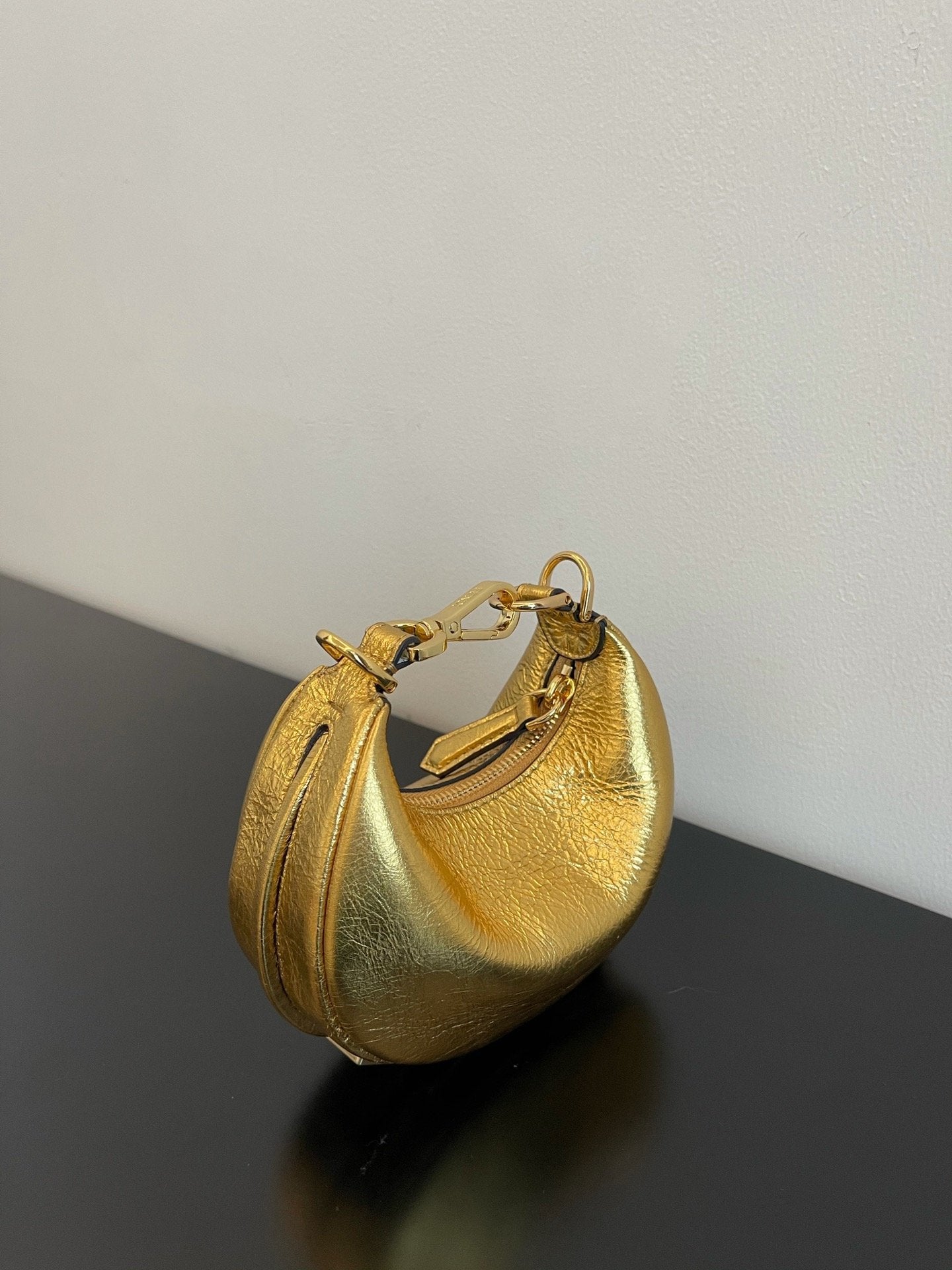 FI Nano FIgraphy Gold For Women, Women’s HandBags 6.7in/17cm FF 7AS089