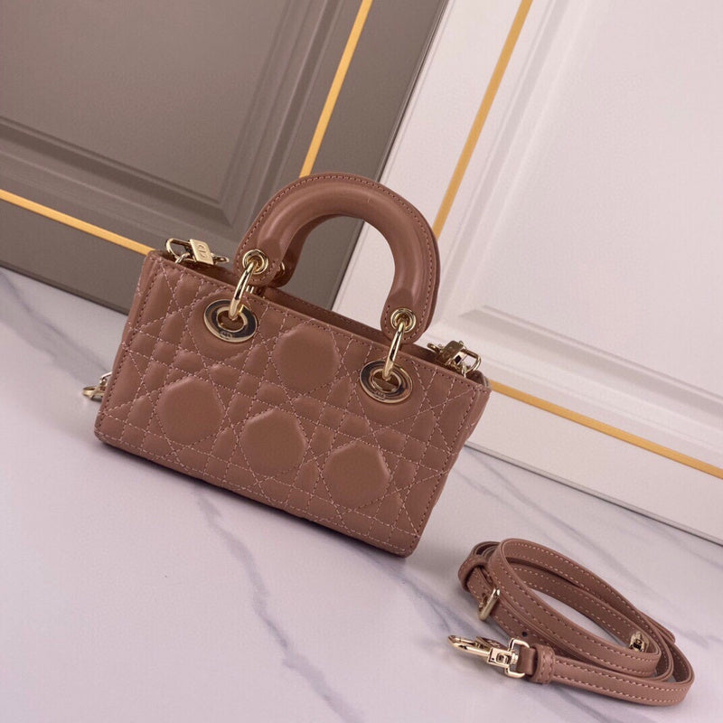 ELE - Dir Bags - 640