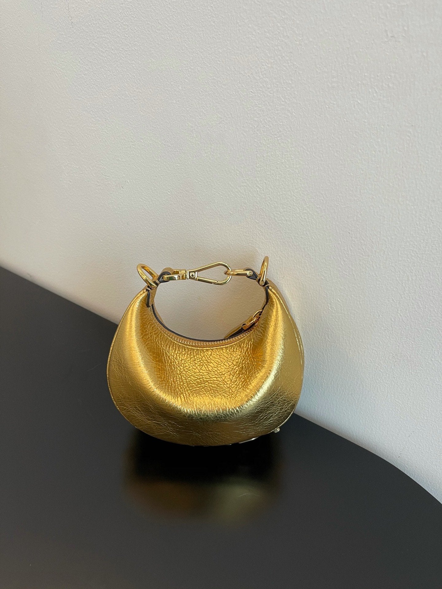 FI Nano FIgraphy Gold For Women, Women’s HandBags 6.7in/17cm FF 7AS089