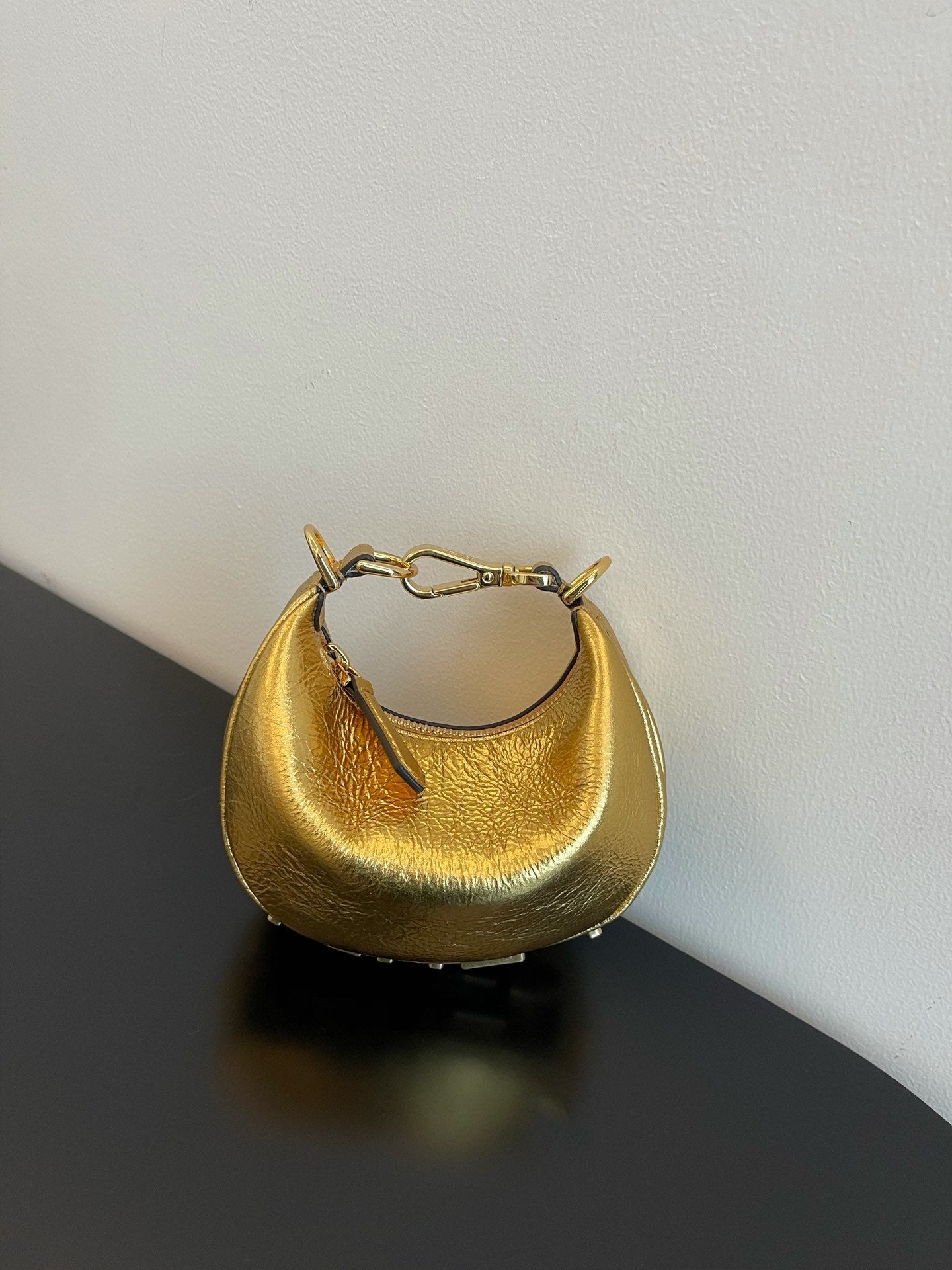 FI Nano FIgraphy Gold For Women, Women’s HandBags 6.7in/17cm FF 7AS089