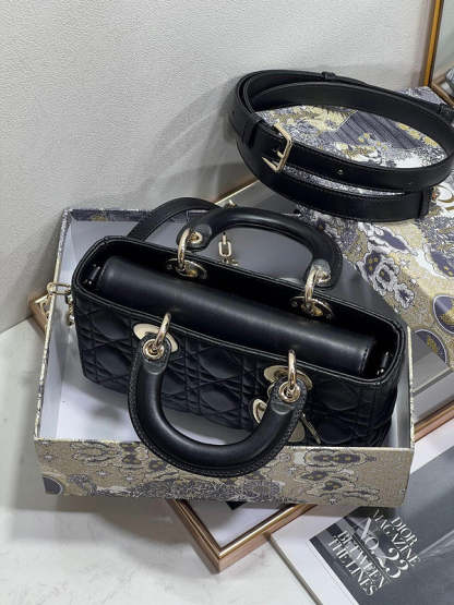 ELE - Dir Bags - 701