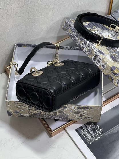 ELE - Dir Bags - 701