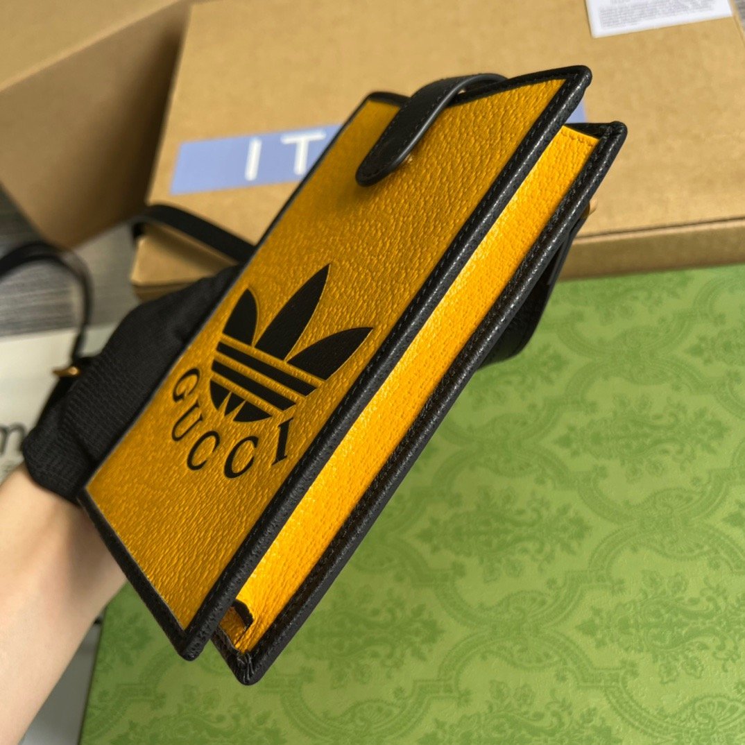 gg x Adidas Phone Case Yellow For Women, Women’s Bags 7.3in/18cm gg‎