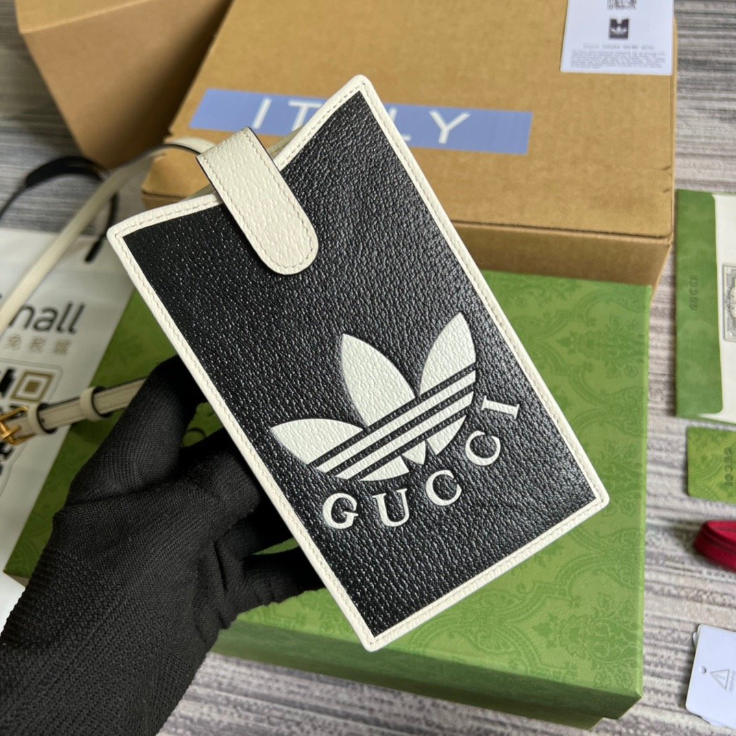 gg x Adidas Phone Case Black For Women, Women’s Bags 7.3in/18cm gg‎