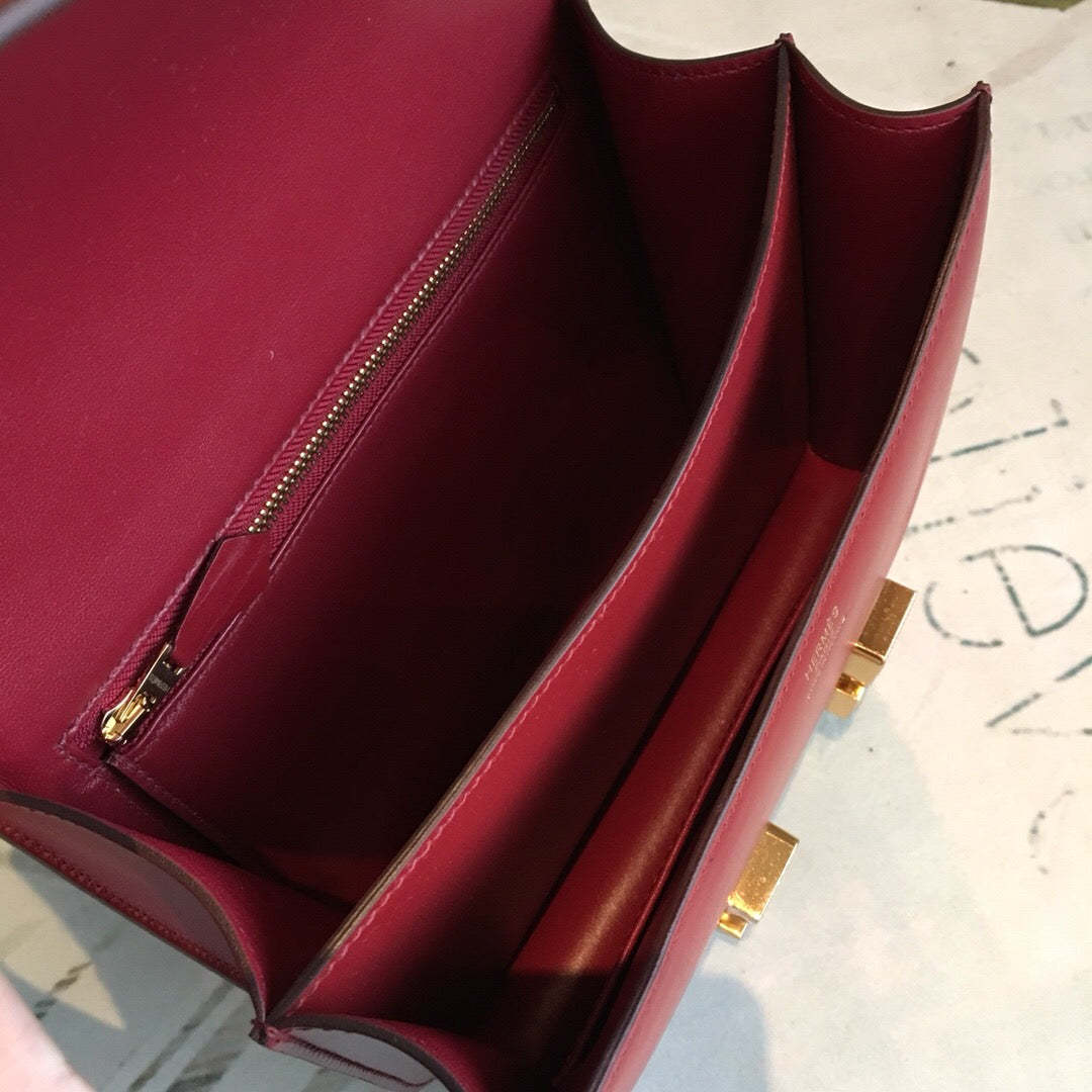 HM Constance Burgundy For Women Gold Toned Hardware 9.5in/24cm