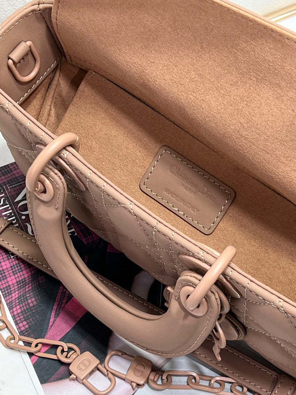 ELE - Dir Bags - 502