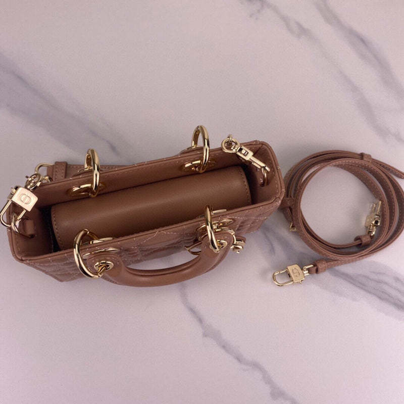 ELE - Dir Bags - 640