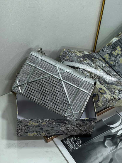 ELE - Dir Bags - 647