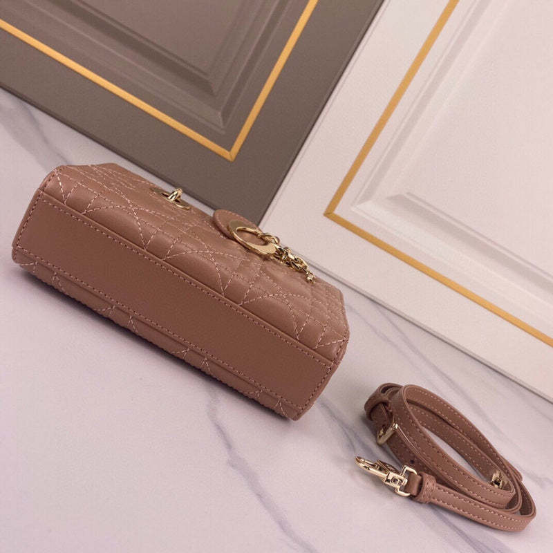 ELE - Dir Bags - 640