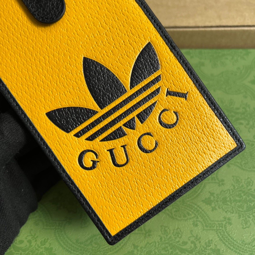 gg x Adidas Phone Case Yellow For Women, Women’s Bags 7.3in/18cm gg‎
