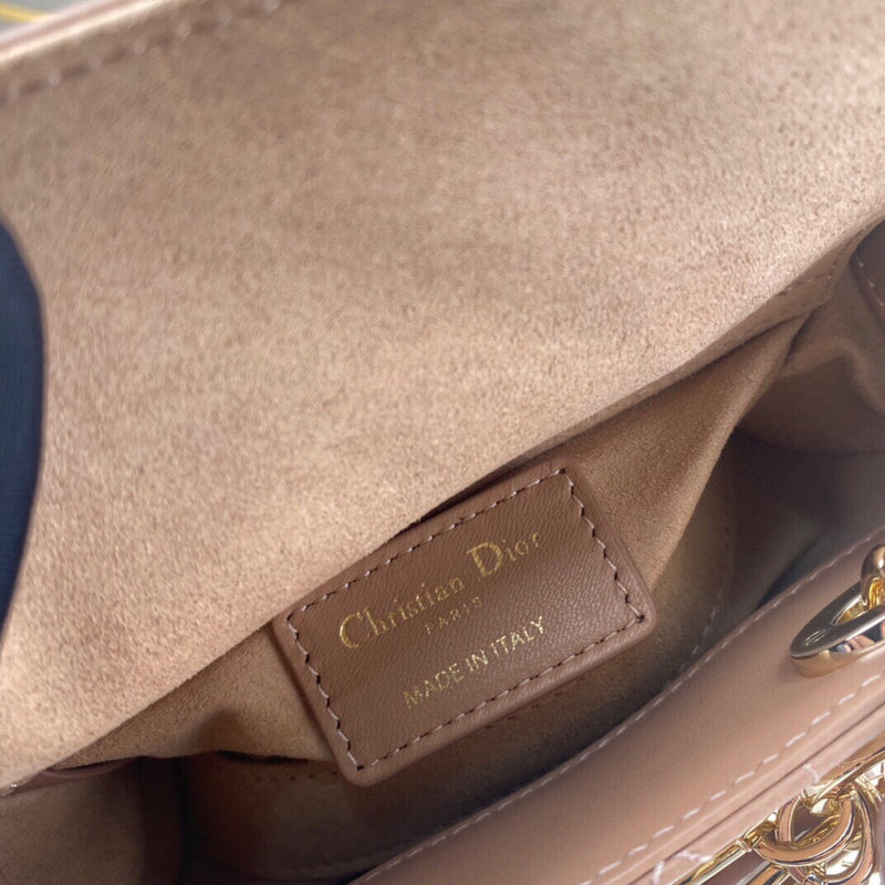 ELE - Dir Bags - 640