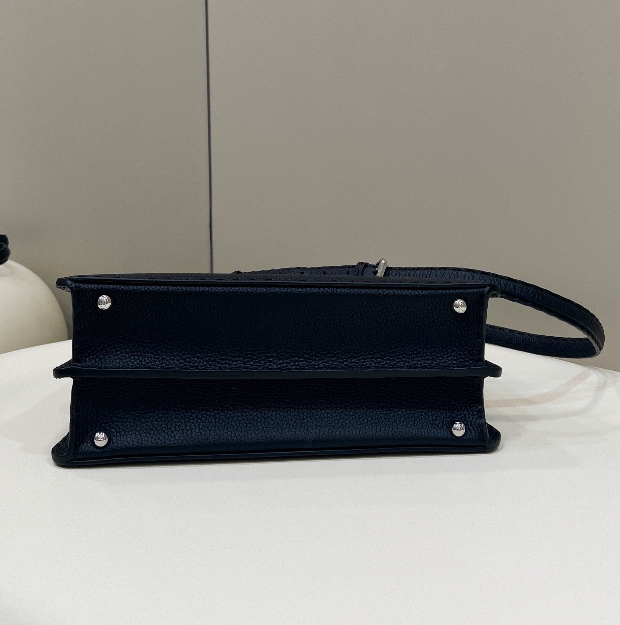 FI Peekaboo ISeeU Medium Black For Women, Women’s Handbags, Shoulder Bags 13.1in/33.5cm FF