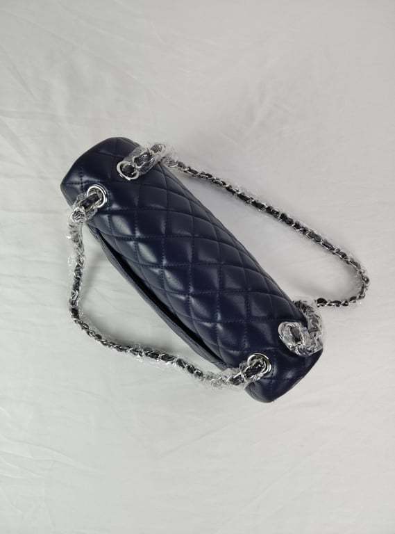 CHL CLASSIC MEDIUM LAMBSKIN FLAP NAVY AND SILVER 25CM
