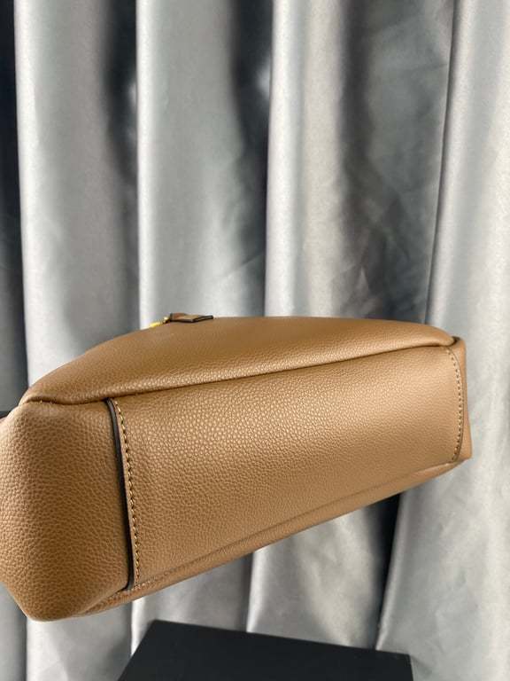 SAINT LAURENT LE 5 A 7 SOFT SMALL HOBO BAG IN SMOOTH LEATHER BROWN