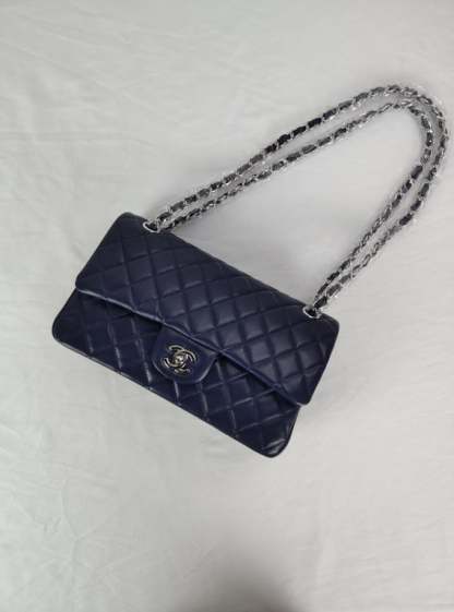CHL CLASSIC MEDIUM LAMBSKIN FLAP NAVY AND SILVER 25CM