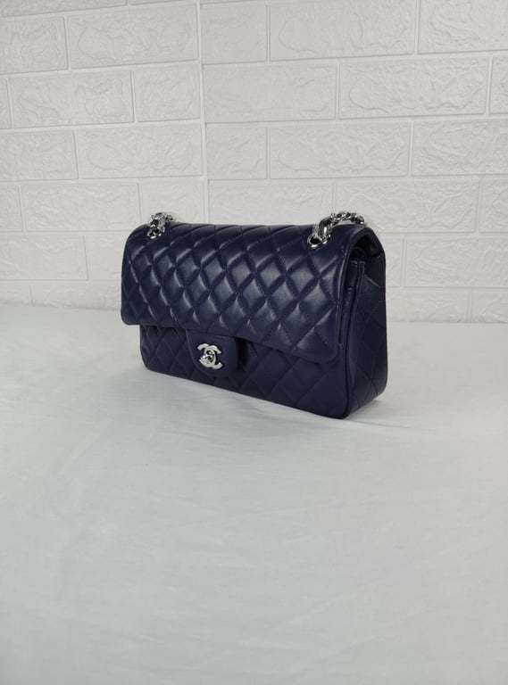 CHL CLASSIC MEDIUM LAMBSKIN FLAP NAVY AND SILVER 25CM