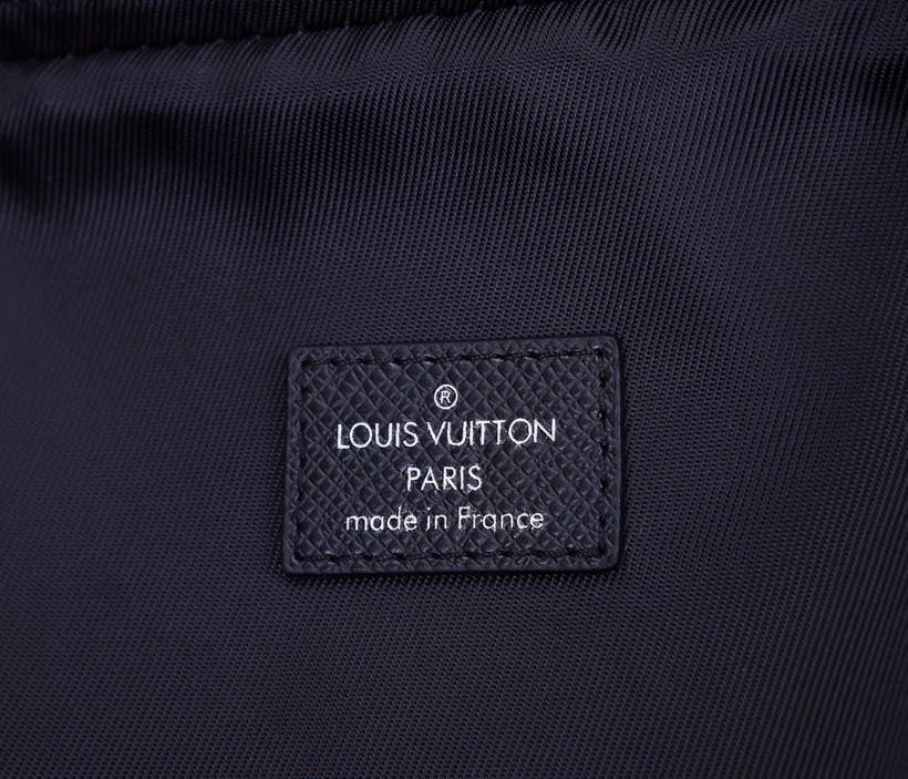LV Avenue Sling Bag Taiga Black For Men, Bags, Messenger And Crossbody Bags 12.2in/31cm LV M30443