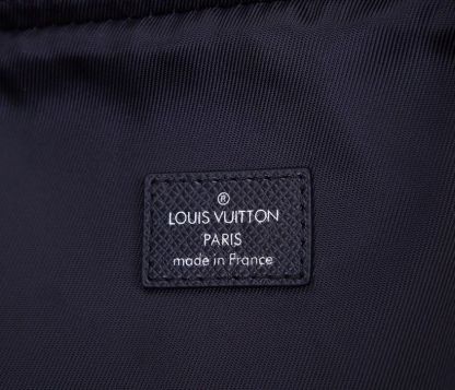 LV Avenue Sling Bag Taiga Black For Men, Bags, Messenger And Crossbody Bags 12.2in/31cm LV M30443