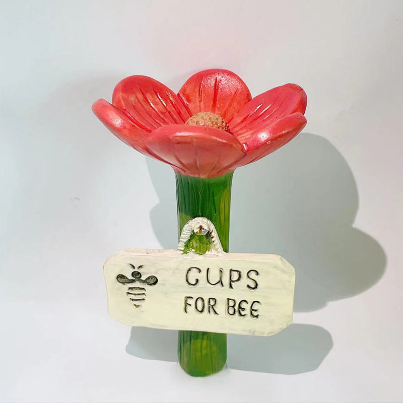 Flower-shaped Water Station for Bees