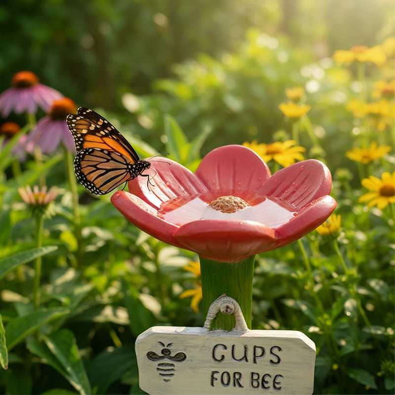 Flower-shaped Water Station for Bees
