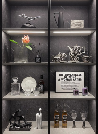 Soft Furnishing Ornaments: Artificial Flowers, Wall Paintings, Wine Glasses, Creative Ceramic, and Resin Crafts