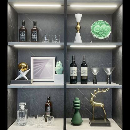 Wine Cabinet Soft Furnishing Ornaments Home Accessories: Wall Paintings, Wine Utensils, and Creative Ceramic Combination