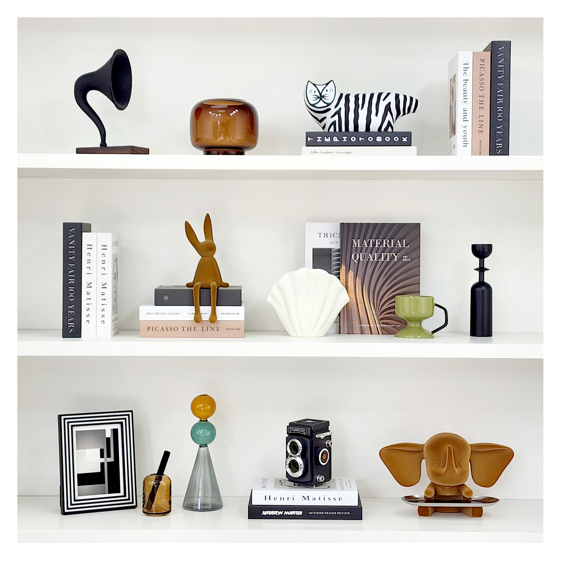 Modern minimalist model room bookshelf TV cabinet soft decor tabletop creative crafts home ornaments