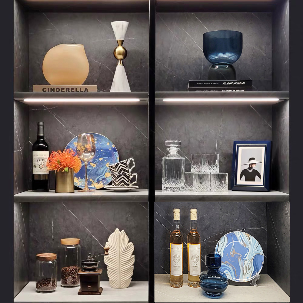 Modern Showroom Simple Home Furnishing Soft Decorations: Wine Cabinet Photo Frames, Artificial Flowers, Ceramic, and Glass Ornaments