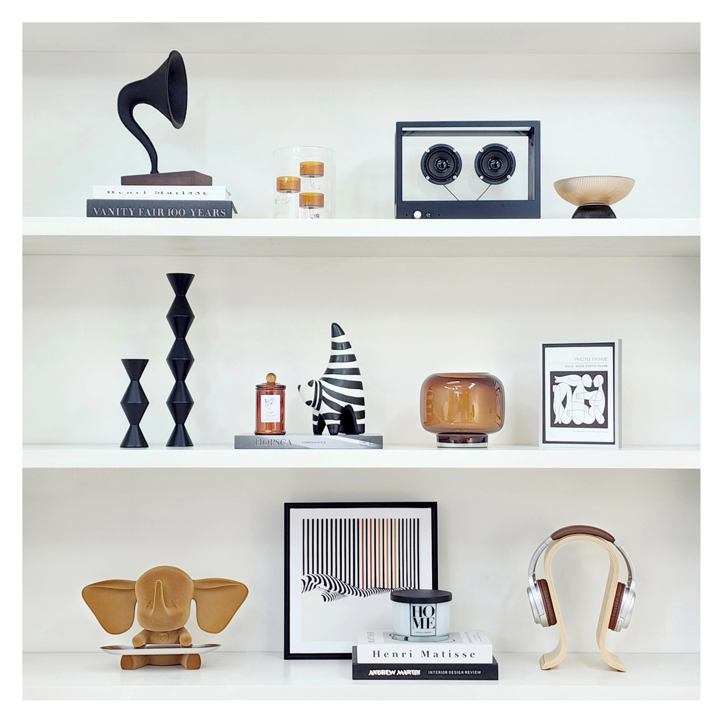 Modern minimalist model room bookshelf TV cabinet soft decor tabletop creative crafts home ornaments