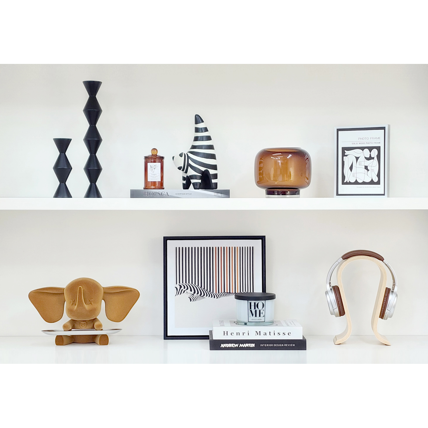 Modern minimalist model room bookshelf TV cabinet soft decor tabletop creative crafts home ornaments