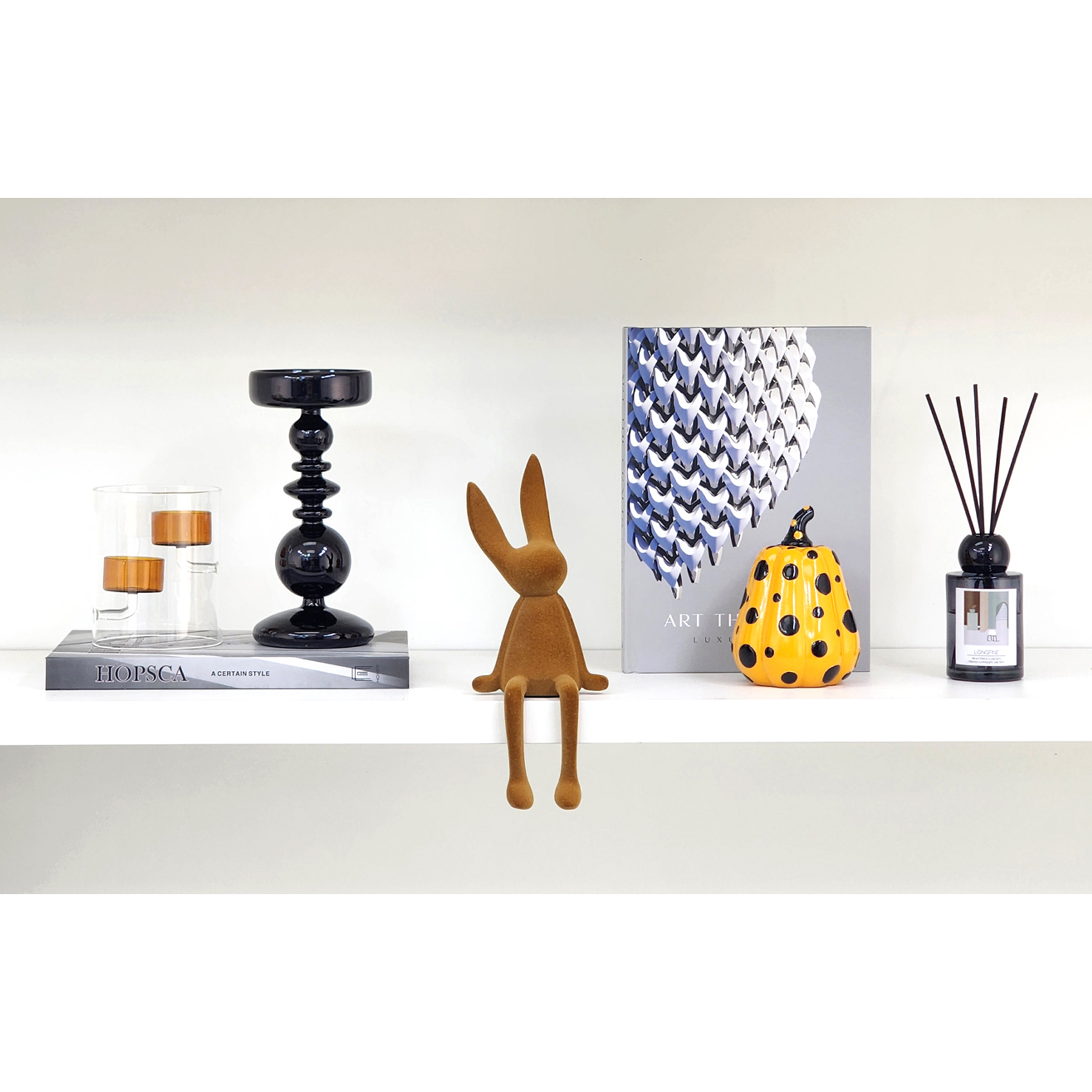 Modern minimalist model room bookshelf TV cabinet soft decor tabletop creative crafts home ornaments