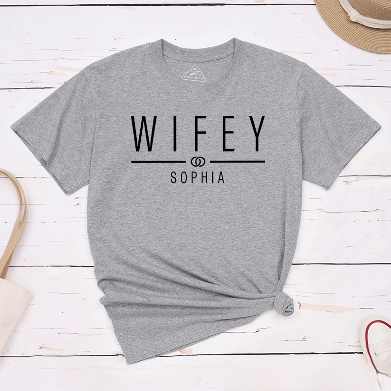 Personalized Couple Hubby and Wifey Matching T-Shirt with Name Valentine's Day T-Shirt for Husband Wife Boyfriend Girlfriend Gift