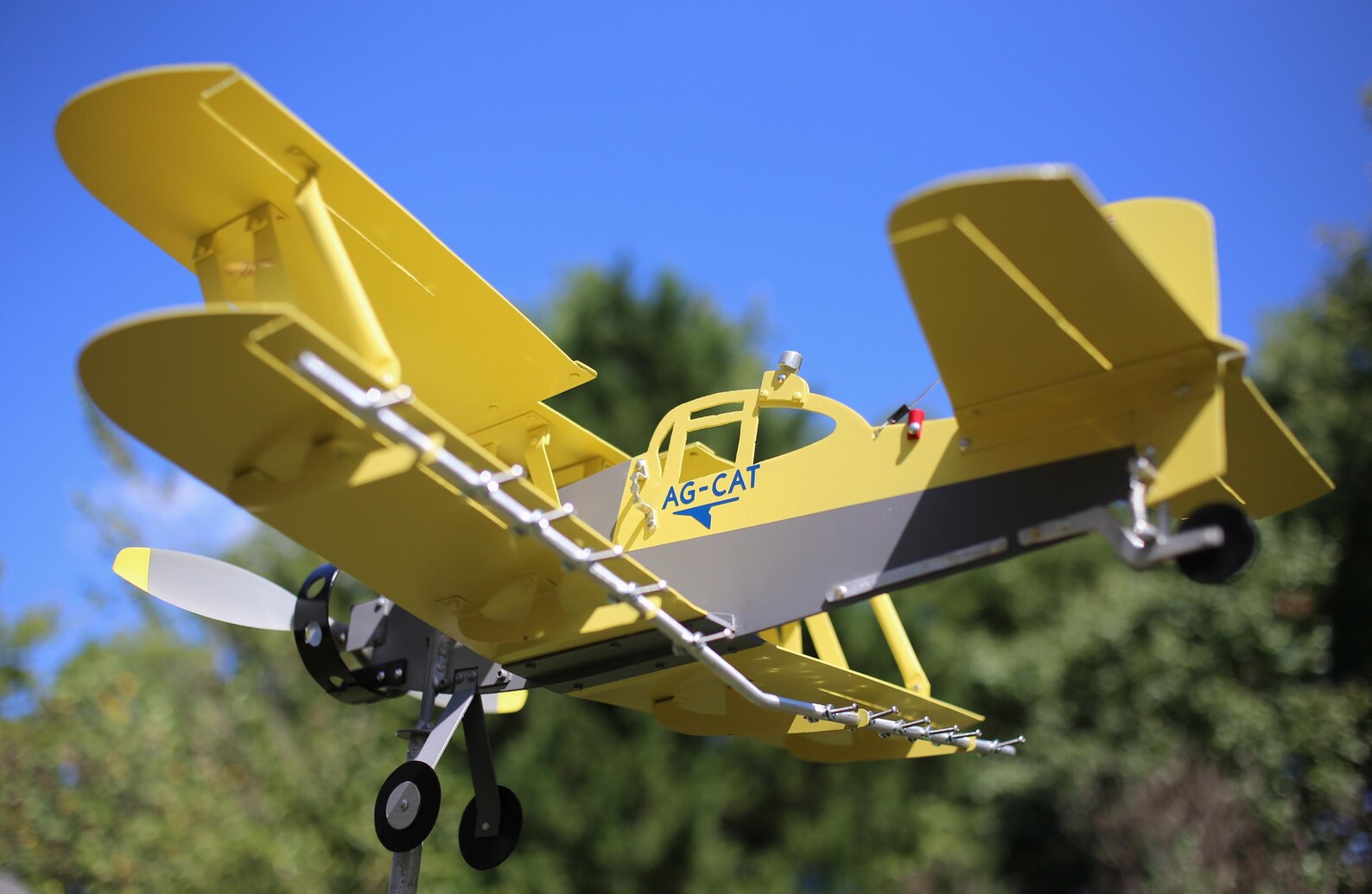 Agricultural Airplane Wind Spinner — Outdoor Farm-Inspired Decor That Moves With the Wind