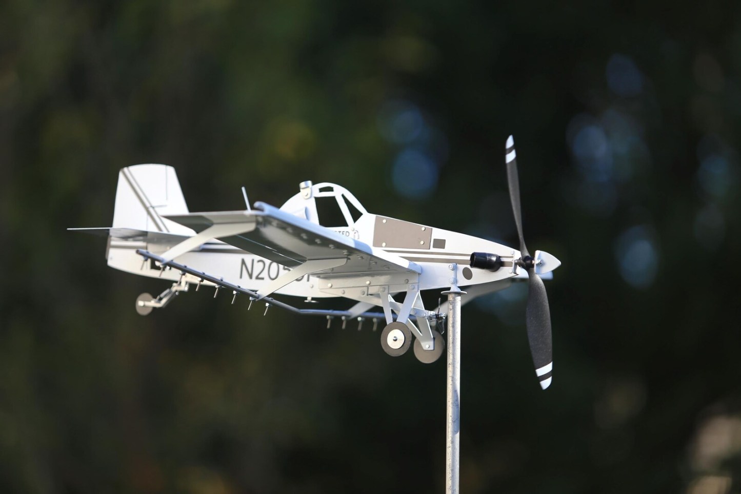 Agricultural Airplane Wind Spinner — Outdoor Farm-Inspired Decor That Moves With the Wind