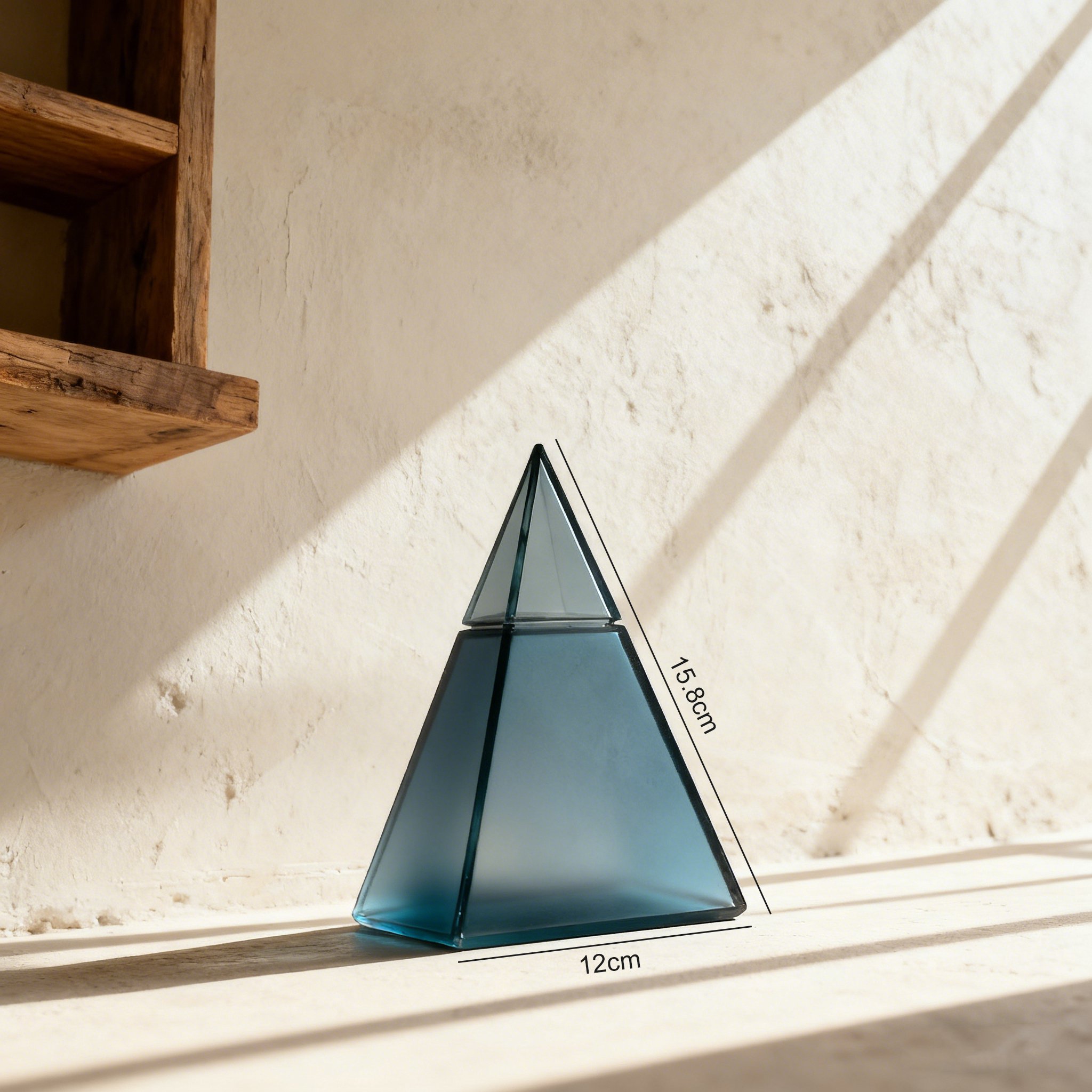 K&eacute;k h&aacute;romdimenzi&oacute;s t&aacute;rol&oacute;doboz aromater&aacute;pi&aacute;hoz