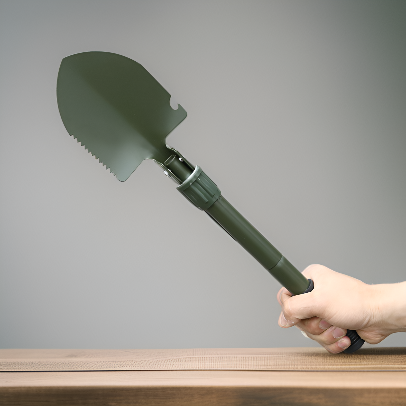 Outdoor gardening hoe tool